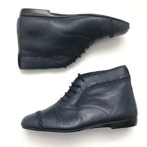 Newport News Blue Leather Oxford Style Bootie Flats  7